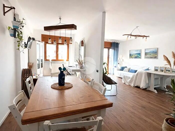 Appartamento quadrilocale in vendita in Via delle Rose, Gaeta