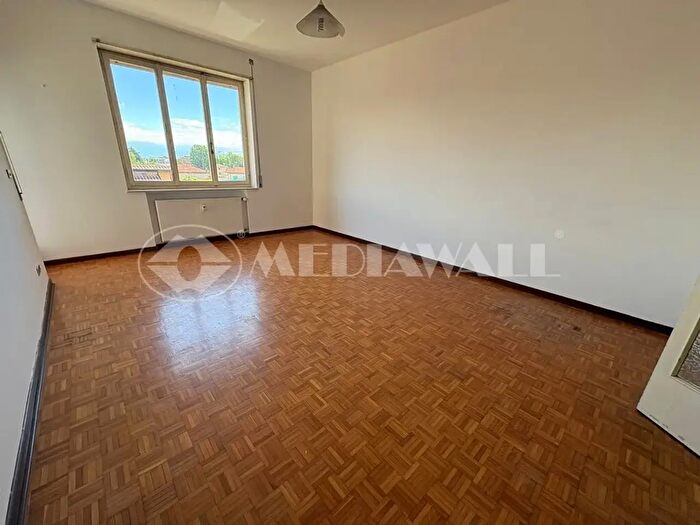 Appartamento con 7 locali in vendita in Via Val d'Arzino, Pordenone