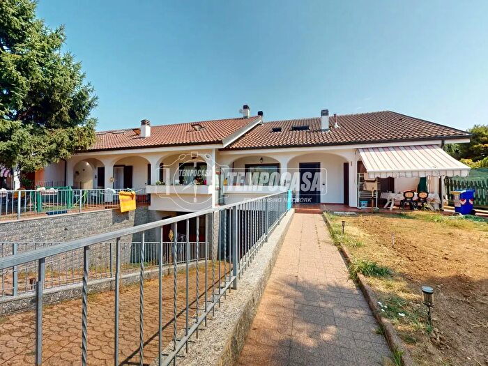 Appartamento con 6 locali in vendita in Via del Domenino, Bruino