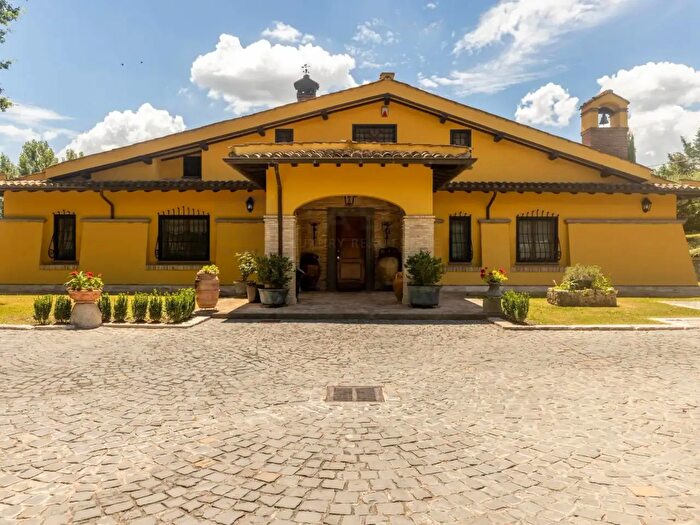 Casa con 12 locali in vendita in Strada di Selvagrossa, Campagnano Di Roma