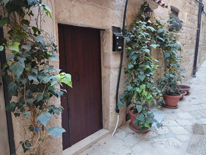 Appartamento bilocale in affitto in Vico Nicola Vischi, Trani