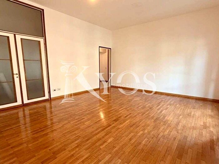 Appartamento quadrilocale in affitto in Via Cesare Cesariano, Arena, Milano