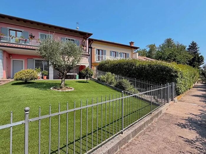 Case in Vendita e in Affitto - 2