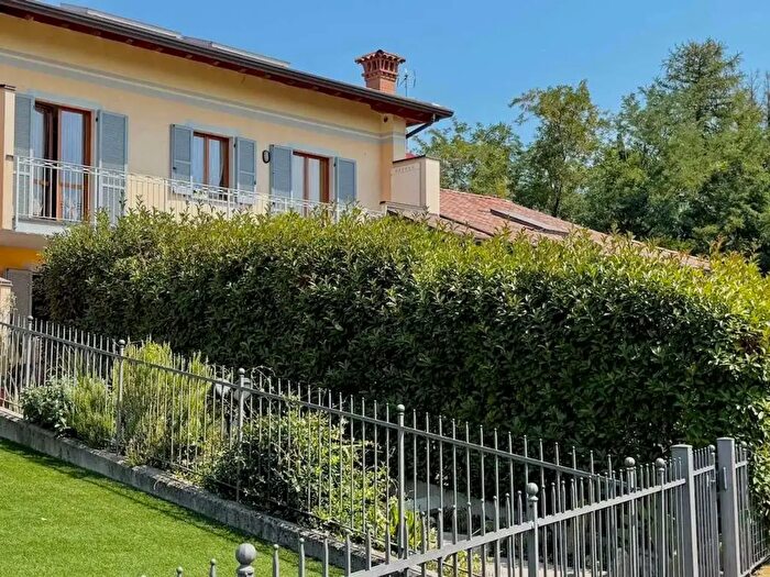Appartamento trilocale in vendita in Via Vittorio Emanuele II, Calusco D'Adda