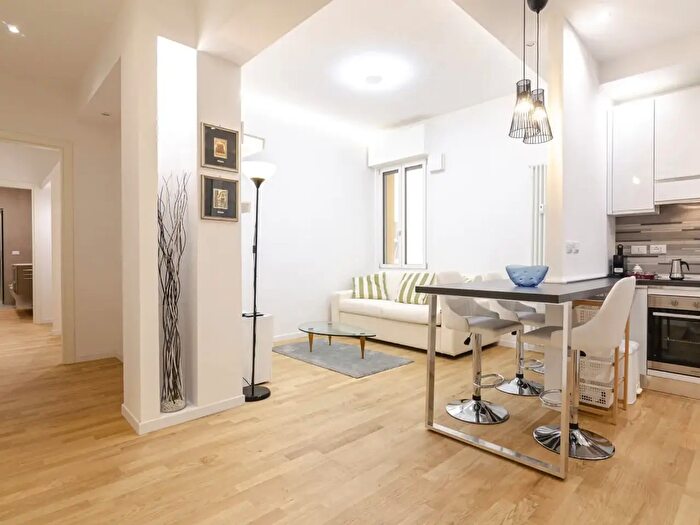 Appartamento bilocale in vendita in Via Luigi Carlo Farini, Bologna