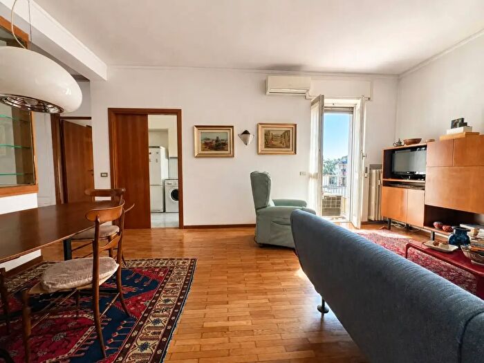 Appartamento trilocale in vendita in Via Giovanni Antonio Amadeo, Milano