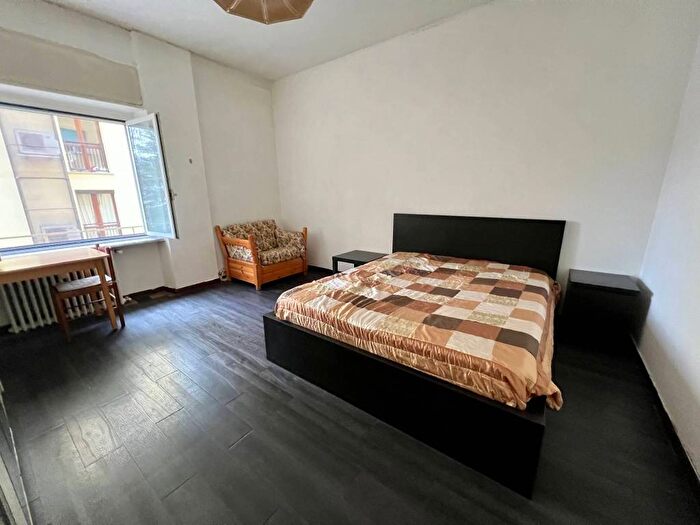 Appartamento trilocale in affitto in Via Marco dAgrate, Corvetto, Milano