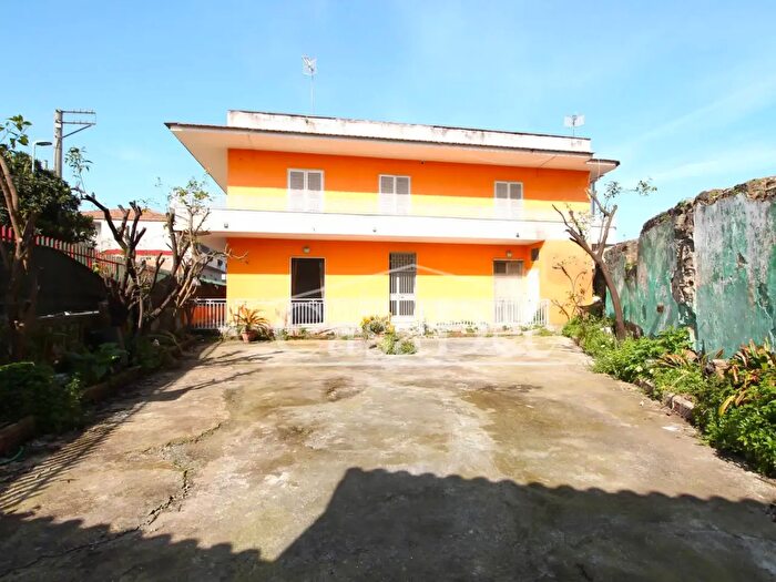 Casa con 11 locali in vendita in Via GB Battista, San Marcellino