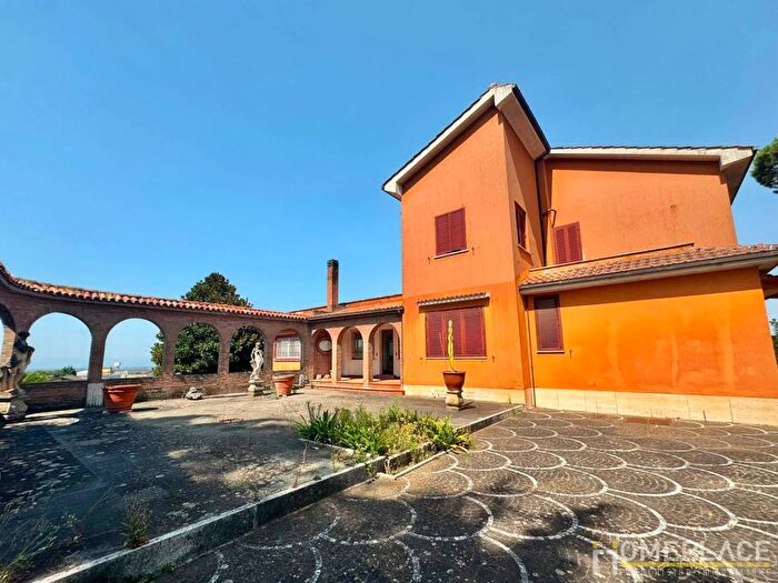 Casa con 6 locali in vendita in Via della Tenutella, Pavona, Albano Laziale