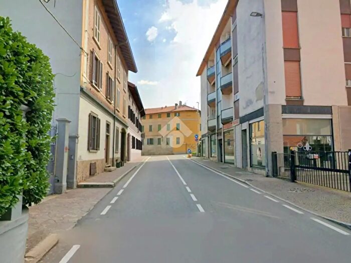 Case in Vendita e in Affitto - 2