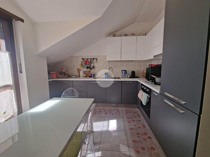 Appartamento quadrilocale in vendita in Piazza Venanzio Santanera, Villafranca DAsti