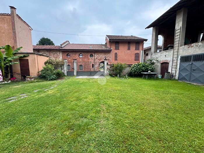 Casa quadrilocale in vendita in Via Po, San Zenone Al Po