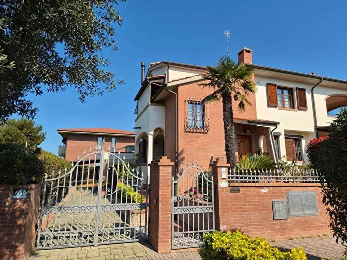 Appartamento bilocale in vendita in Via Monte Amiata, Cecina