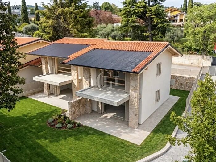 Appartamento trilocale in vendita in Garda