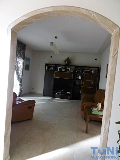 Casa con 7 locali in affitto in Vinci