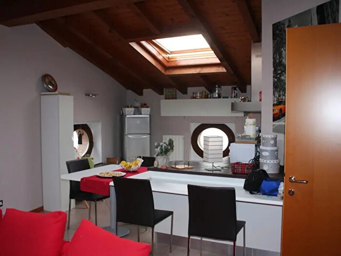 Appartamento trilocale in affitto in Caprino Bergamasco
