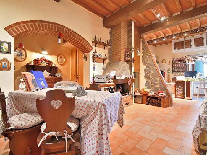 Appartamento quadrilocale in vendita in Via di Lucignano, Monteroni DArbia