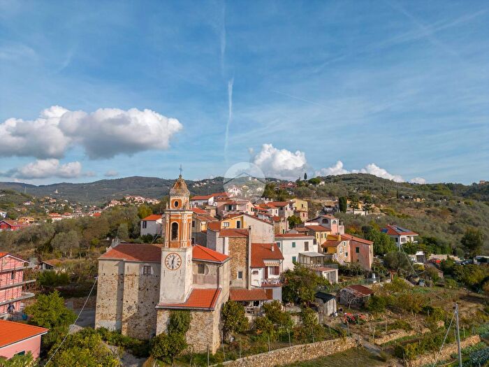 Appartamento bilocale in vendita in Strada Comunale Pinea, Imperia