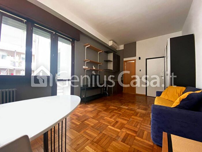 Appartamento monolocale in affitto in Via Guglielmo Pepe, Isola, Milano