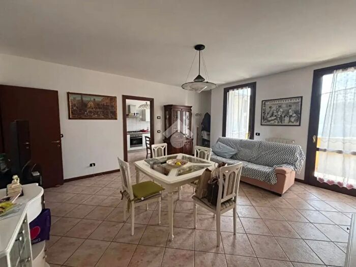 Appartamento trilocale in vendita in Via Matteotti, San Giorgio Bigarello