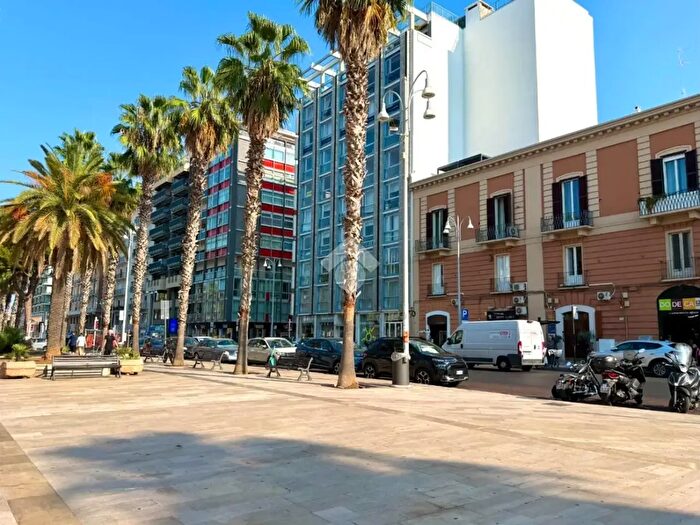 Appartamento trilocale in affitto in Corso Vittorio Emanuele, Bari