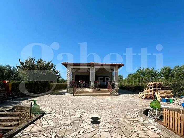 Casa in vendita in Zona Via Castel del Monte, Corato