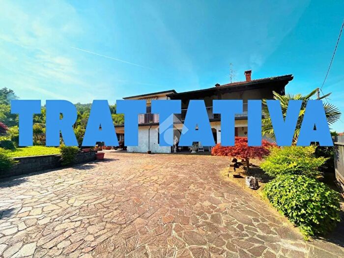 Casa quadrilocale in vendita in Via Paratico, Capriolo