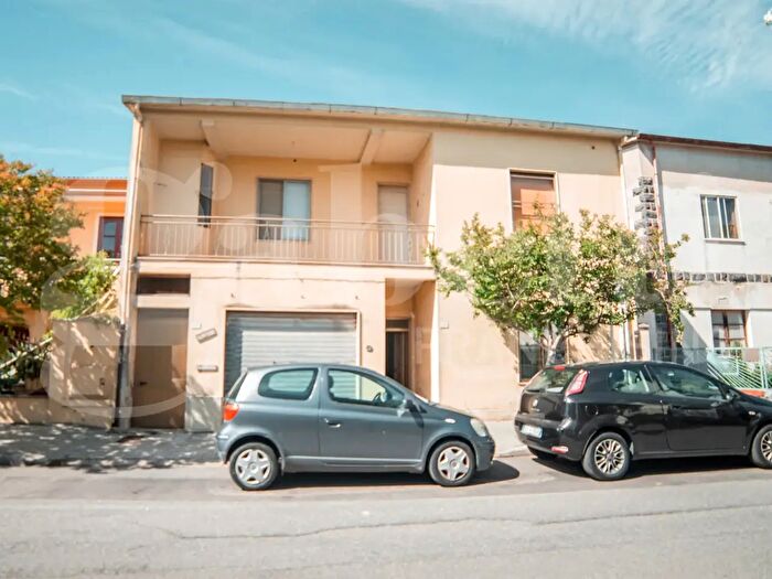 Casa con 5 locali in vendita in Viale Sardegna, Terralba