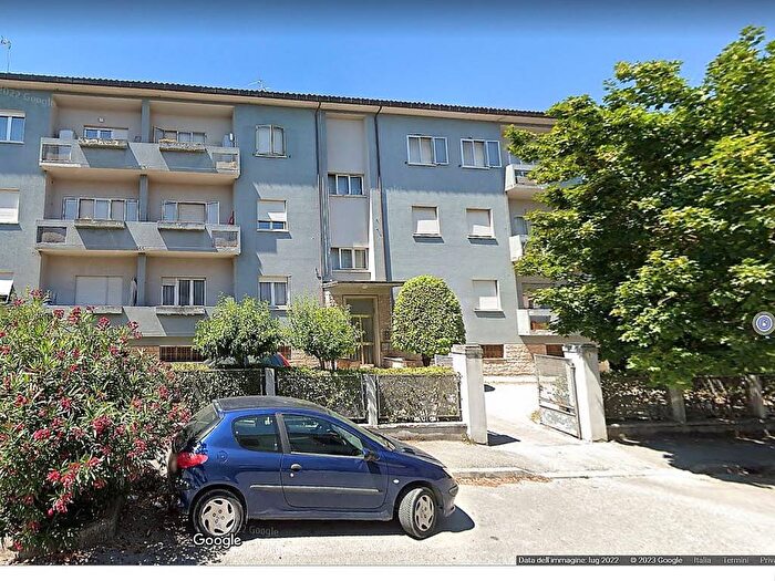 Appartamento quadrilocale in affitto in Viale Giovanni Bovio, Centro, Fabriano