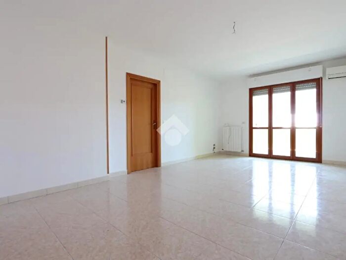 Appartamento con 5 locali in vendita in Via E De Filippo, Martinsicuro