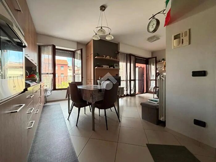 Appartamento trilocale in vendita in Via Francesco Petrarca, Pessano Con Bornago