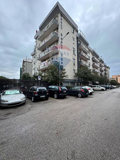 Appartamento trilocale in vendita in Via Claudio Guerdile, Salerno