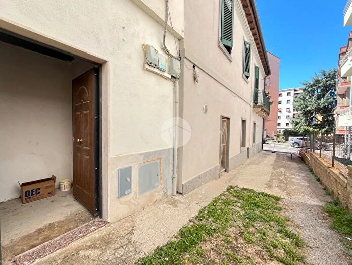 Casa quadrilocale in vendita in Zona Cappuccini, Viterbo