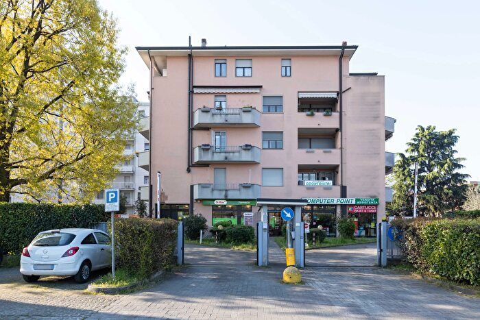 Appartamento trilocale in vendita in Strada Padana Superiore, Pioltello