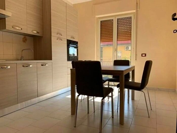 Appartamento trilocale in affitto in Via Adda, Centro, Casoria