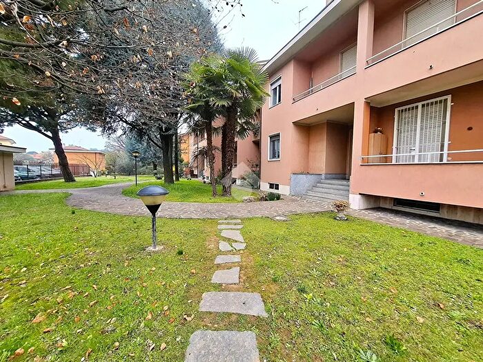 Appartamento quadrilocale in vendita in Via Oberdan, Magenta