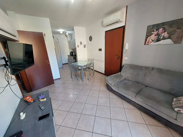 Appartamento trilocale in vendita in Via dellamp, Cagliari