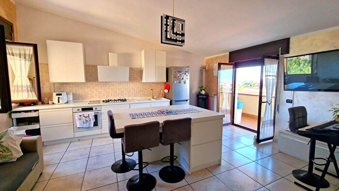 Appartamento trilocale in vendita in Mondragone