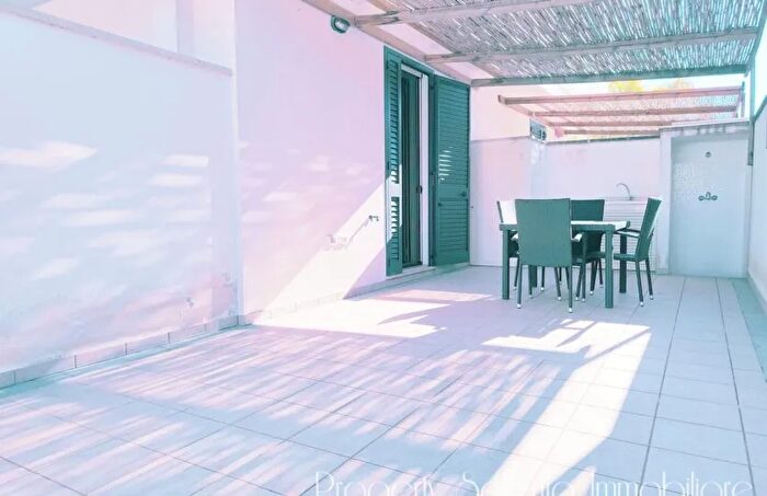 Appartamento trilocale in vendita in Via Acton Torre San Giovanni Mare, Ugento