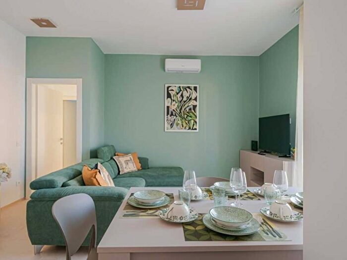 Appartamento trilocale in affitto in Via Temistocle Solera, Urago Mella, Brescia