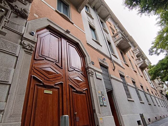 Appartamento bilocale in affitto in Via Andrea Solari, Solari, Milano