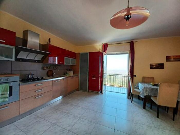 Appartamento trilocale in vendita in Via Enzo Ferrari, Ogliastro Cilento