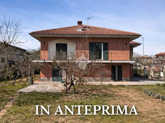 Casa con 10 locali in vendita in Via Giovanni Verga, Rivalta Di Torino