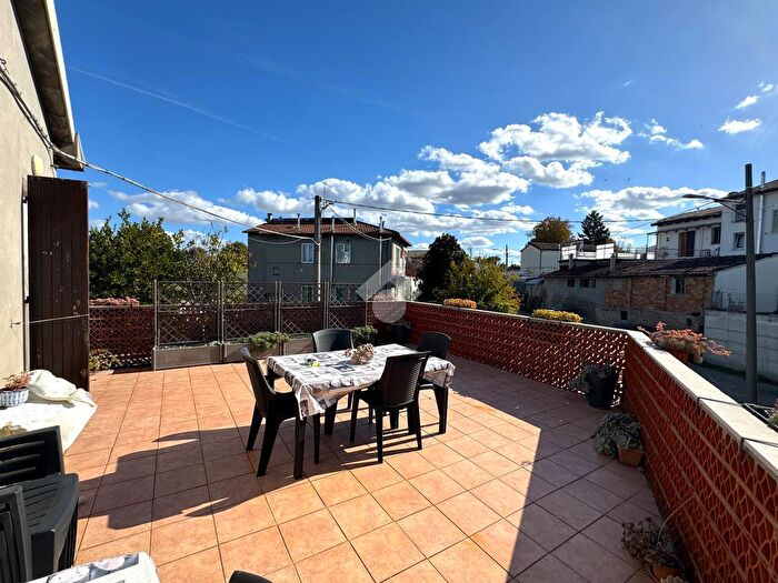 Casa quadrilocale in vendita in Via della Grotta, Forli