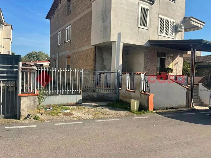 Appartamento quadrilocale in vendita in Via Tutuni IV Traversa Snc, Vitulazio