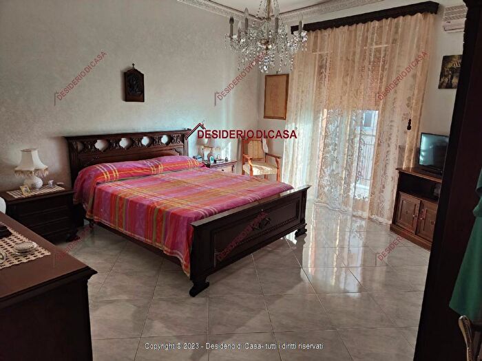 Appartamento con 5 locali in vendita in Palermo