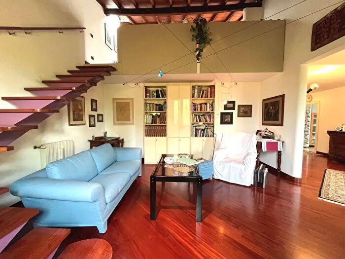 Appartamento con 6 locali in vendita in Cecina