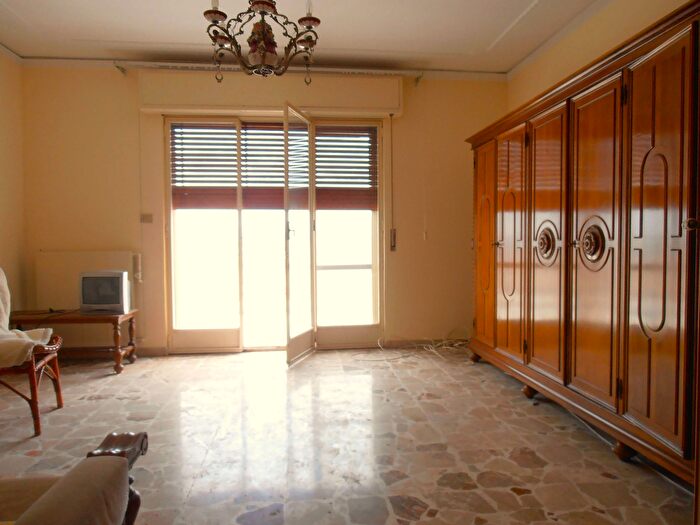 Appartamento con 5 locali in vendita in Comiso