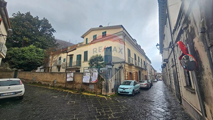Casa con 6 locali in vendita in Via Roma, Paolisi
