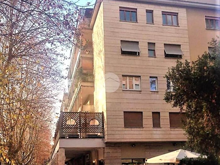 Appartamento trilocale in affitto in Viale dellAeronautica, Eur, Roma